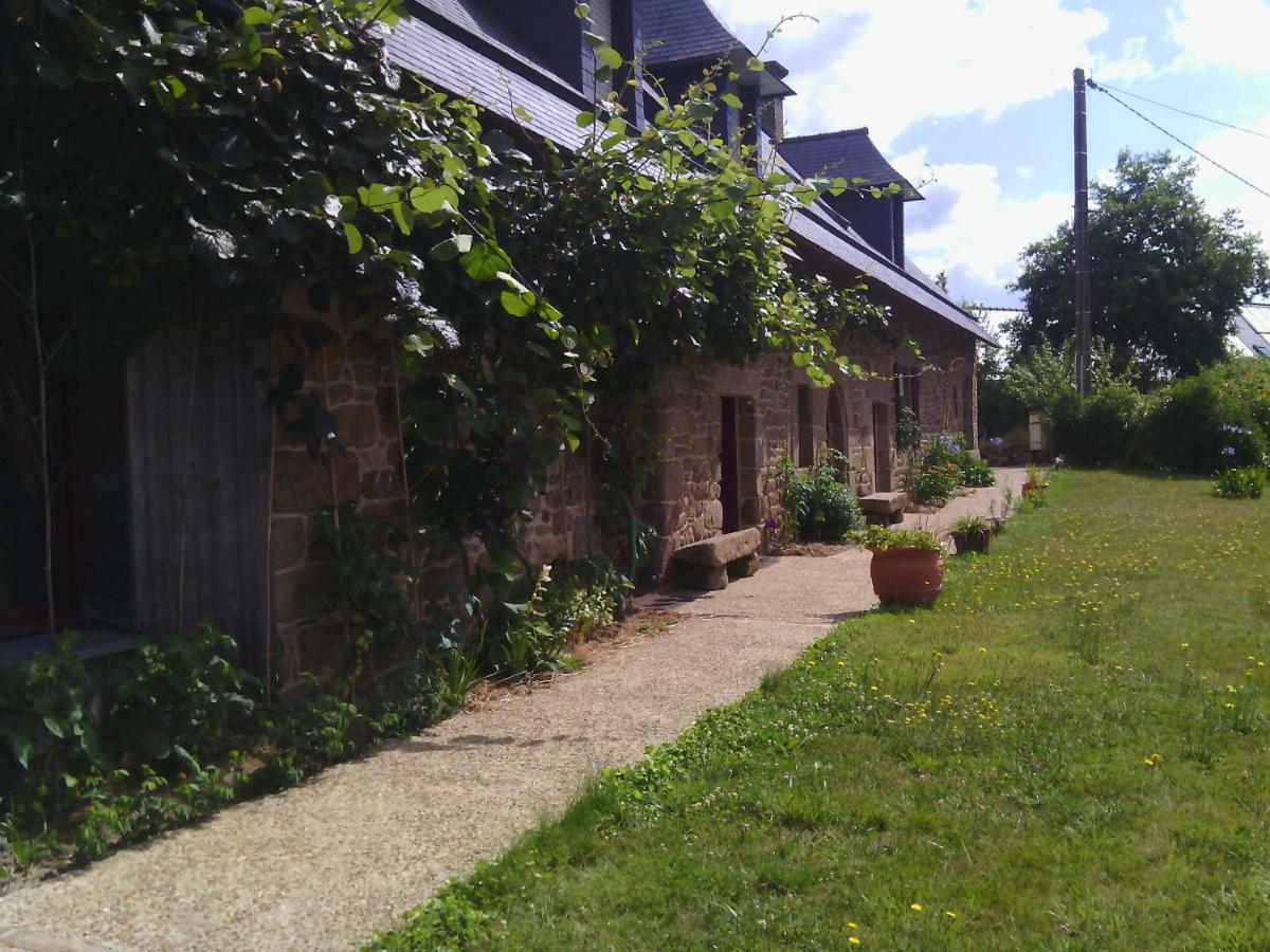 La Roche Bed & Breakfast Saint-Etienne-en-Cogles Exterior foto