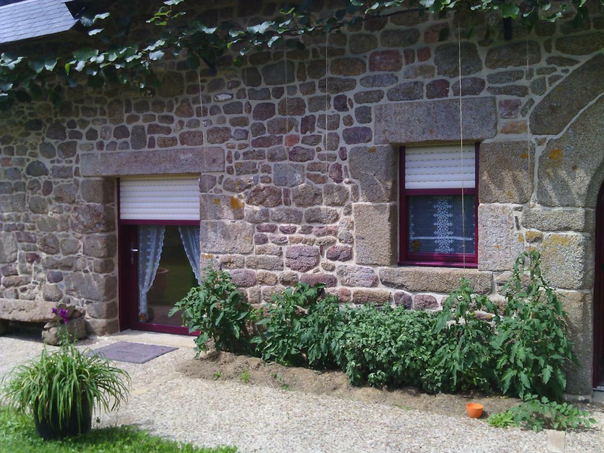 La Roche Bed & Breakfast Saint-Etienne-en-Cogles Exterior foto