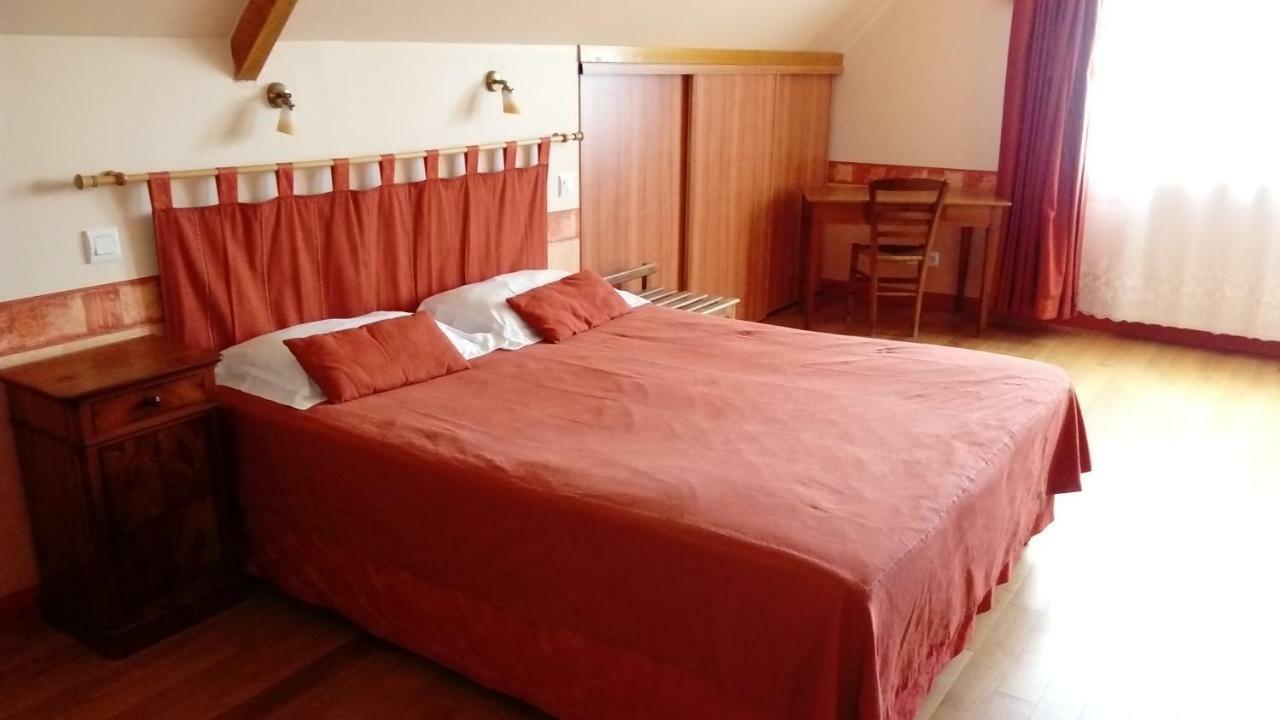 La Roche Bed & Breakfast Saint-Etienne-en-Cogles Exterior foto