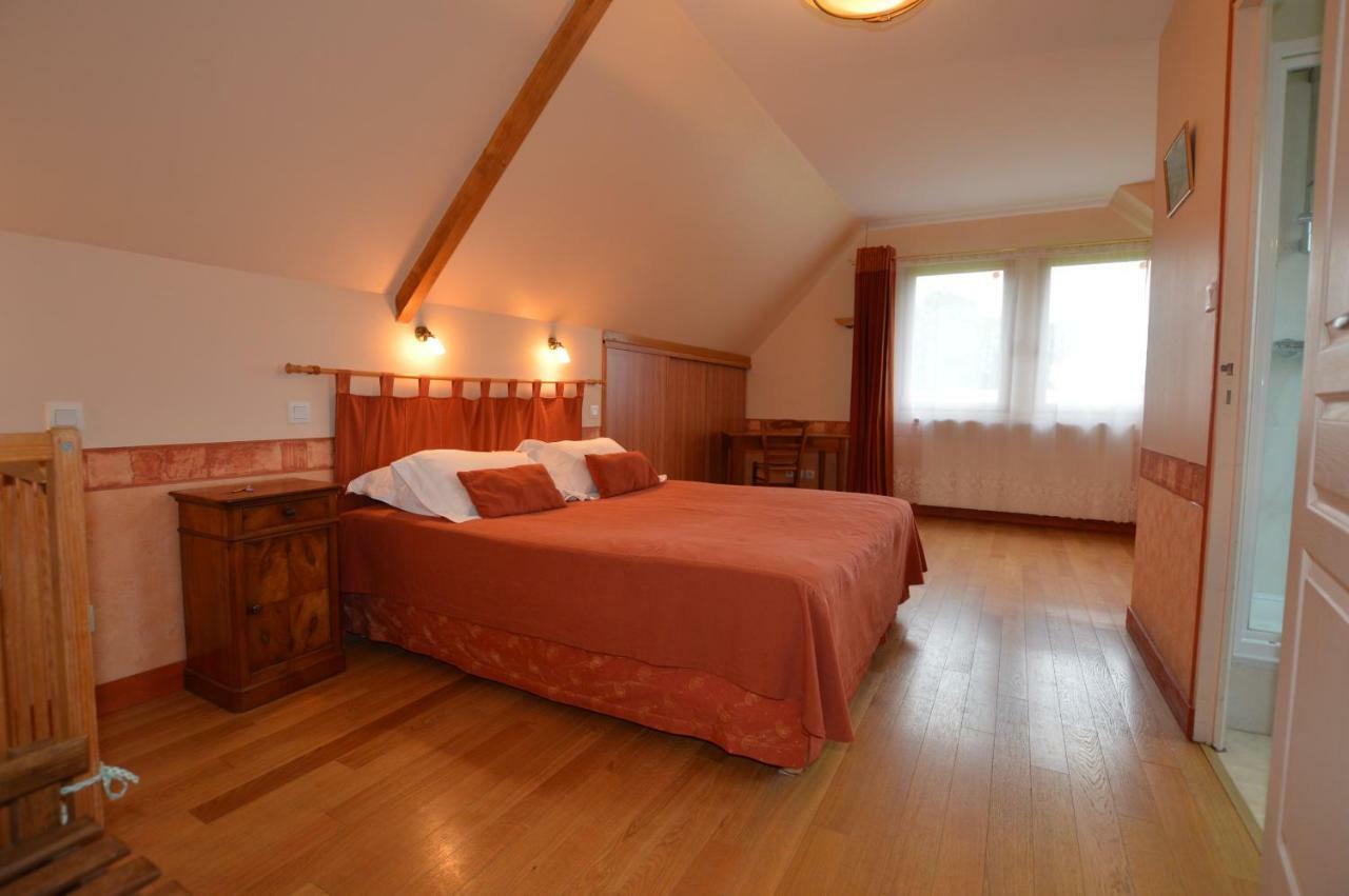 La Roche Bed & Breakfast Saint-Etienne-en-Cogles Exterior foto