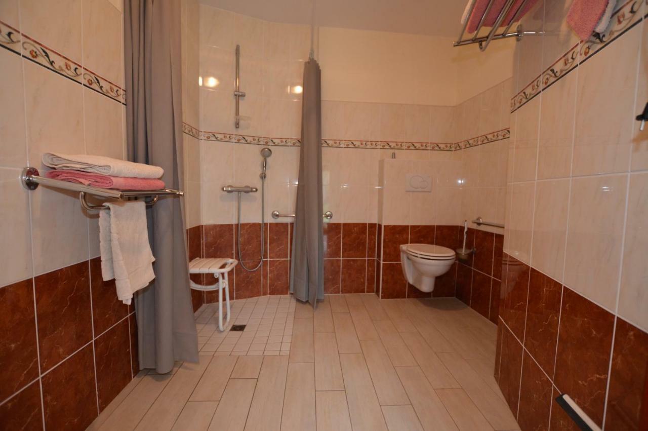 La Roche Bed & Breakfast Saint-Etienne-en-Cogles Exterior foto